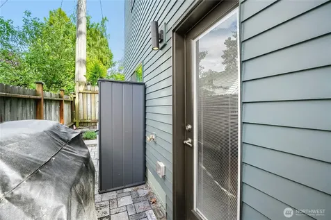 12534 5th Avenue NE Seattle WA 98125