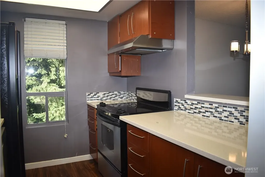 33025 18th Place Federal Way WA 98003