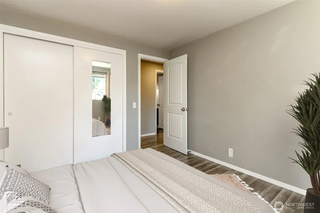 32206 27th Avenue SW Federal Way WA 98023