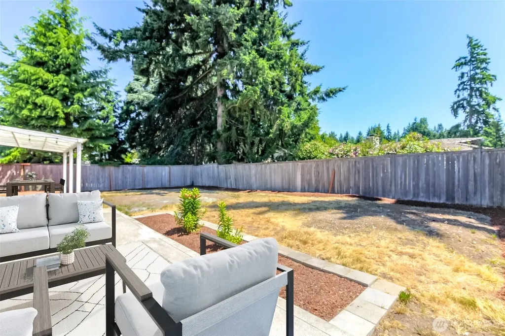 32206 27th Avenue SW Federal Way WA 98023