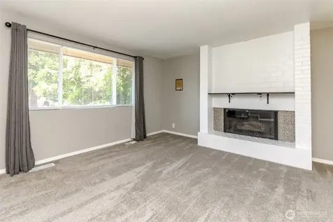 32206 27th Avenue SW Federal Way WA 98023