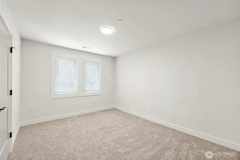 1238 9th Street SW Puyallup WA 98371