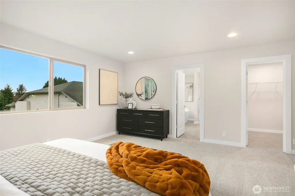 12504 SE 256th Place Kent WA 98030