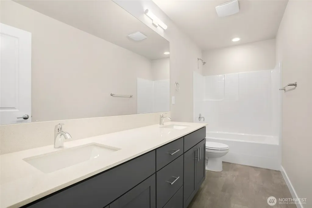 12504 SE 256th Place Kent WA 98030