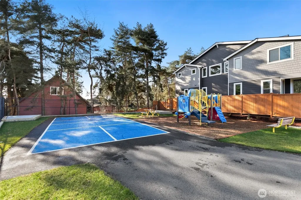 12504 SE 256th Place Kent WA 98030