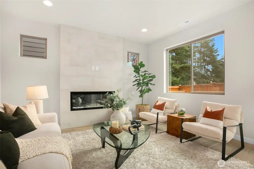 12504 SE 256th Place Kent WA 98030