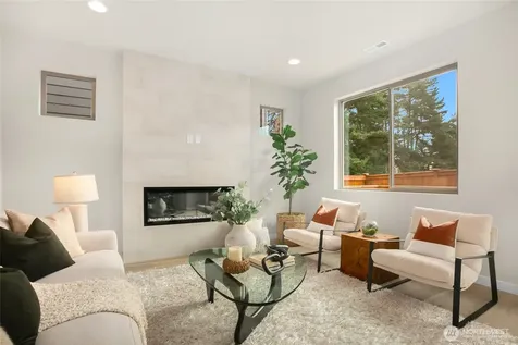 12504 SE 256th Place Kent WA 98030