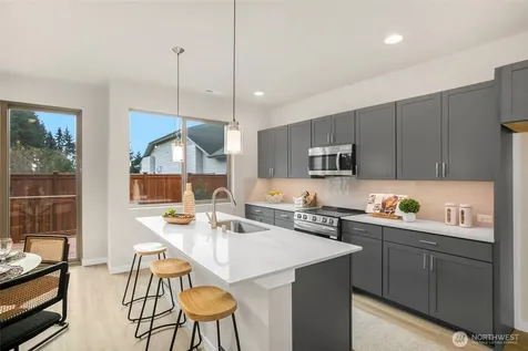 12504 SE 256th Place Kent WA 98030
