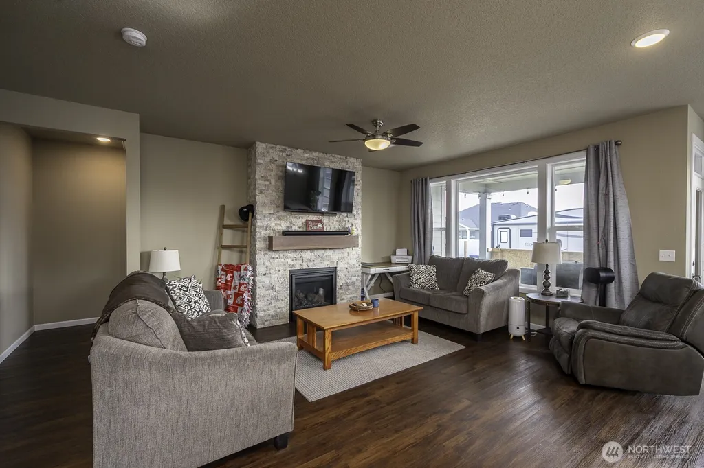 702 K St NE Quincy WA 98848