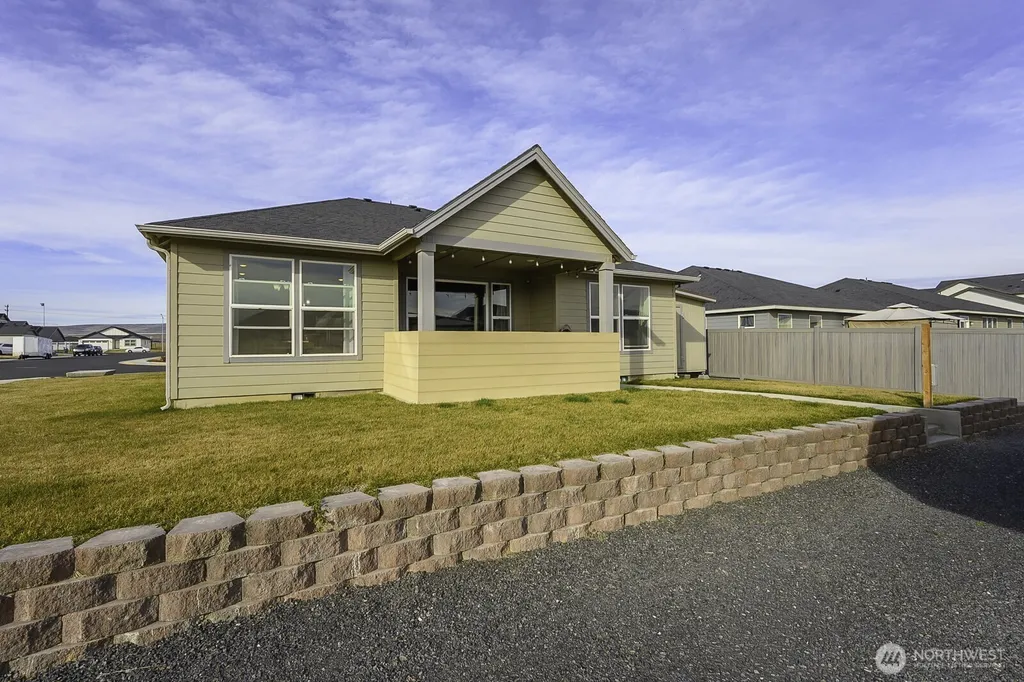 702 K St NE Quincy WA 98848
