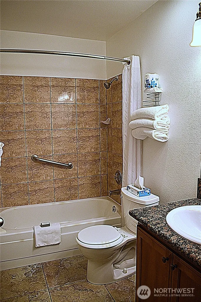 304 14th Street NW Long Beach WA 98631