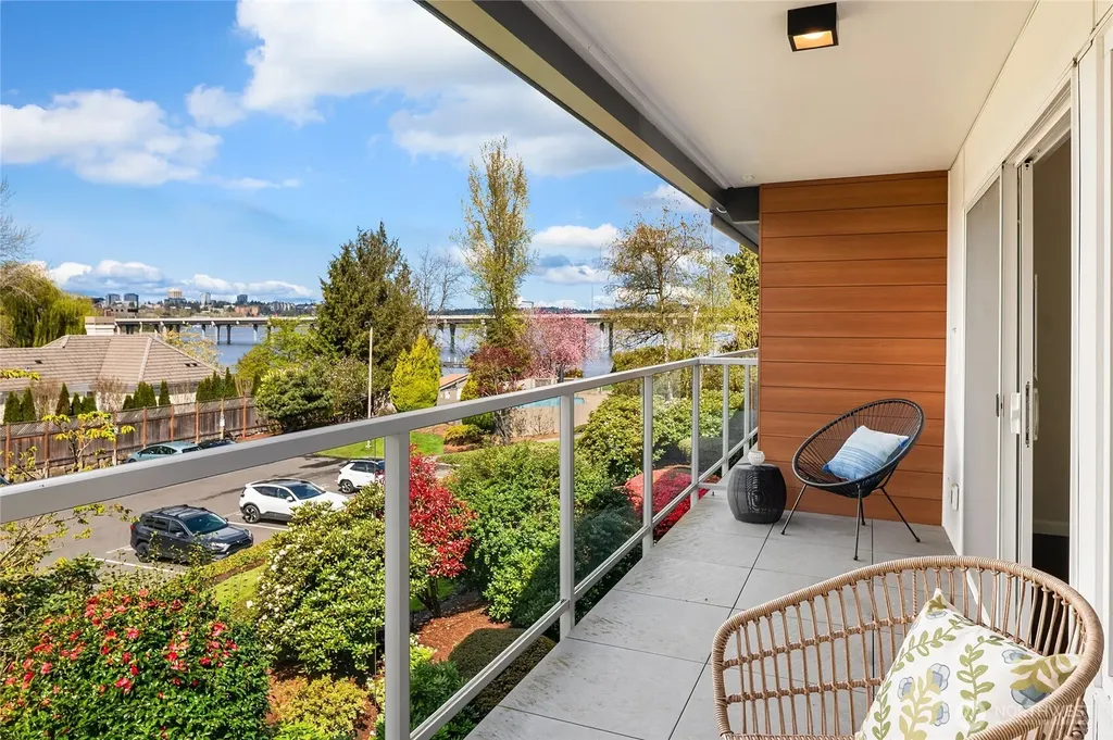 2501 Canterbury Lane E Seattle WA 98112