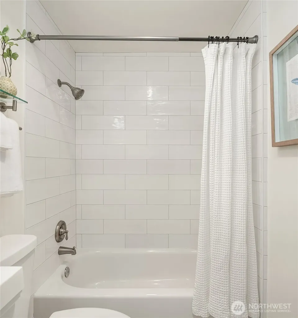 2501 Canterbury Lane E Seattle WA 98112