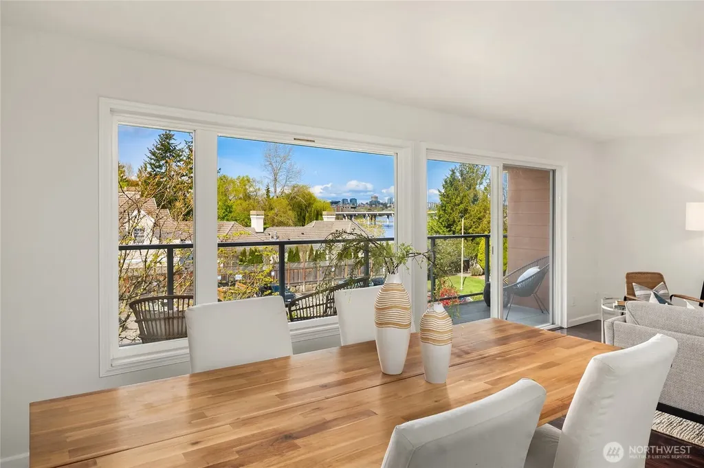 2501 Canterbury Lane E Seattle WA 98112