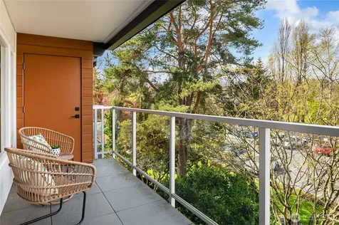 2501 Canterbury Lane E Seattle WA 98112