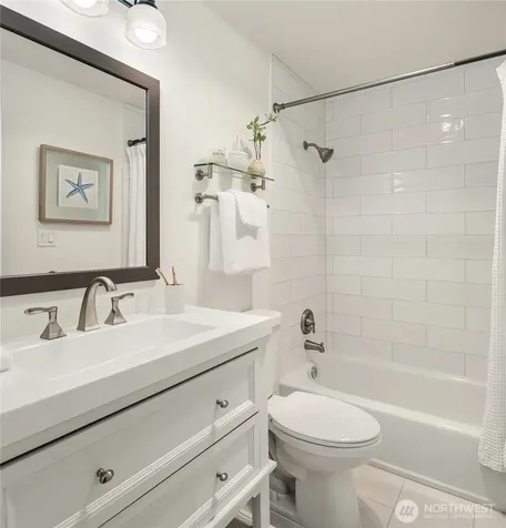 2501 Canterbury Lane E Seattle WA 98112