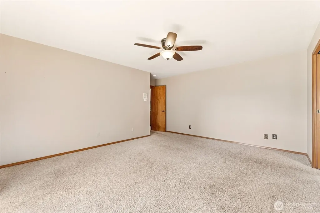 11610 45th Street E Edgewood WA 98372
