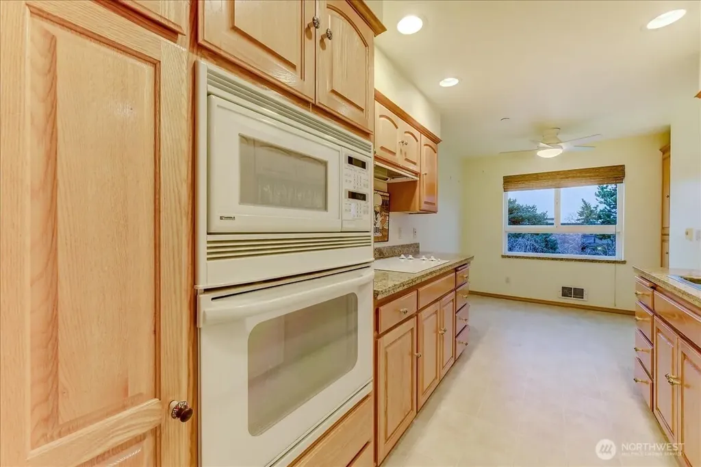 1527 California Avenue SW Seattle WA 98116