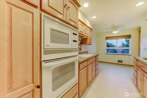 1527 California Avenue SW Seattle WA 98116