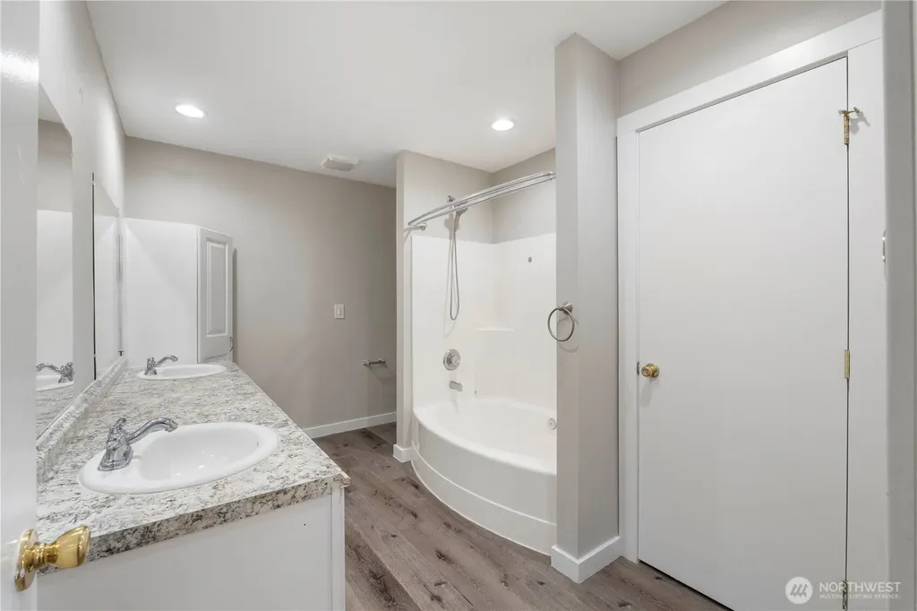 8213 209th Avenue Ct E Bonney Lake WA 98391