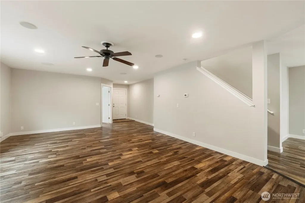 8213 209th Avenue Ct E Bonney Lake WA 98391