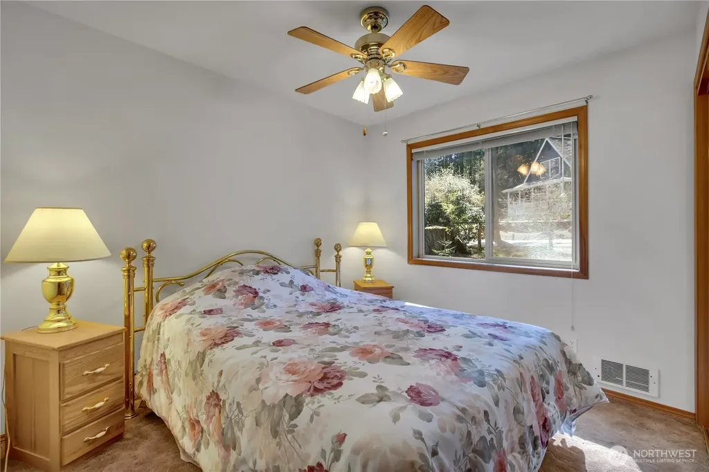 827 Illahee Drive Fox Island WA 98333