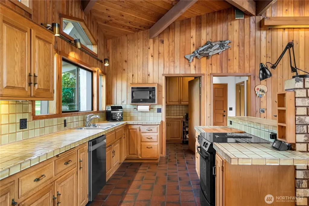491 Bachelor Road Sequim WA 98382