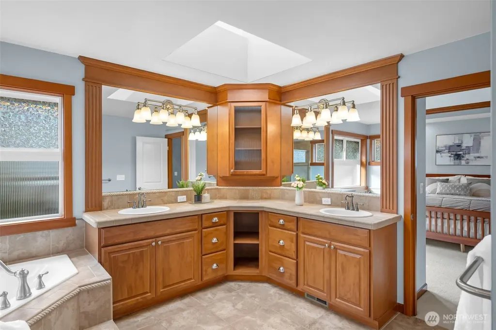 8835 NE 148th Place Kenmore WA 98028