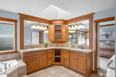 8835 NE 148th Place Kenmore WA 98028