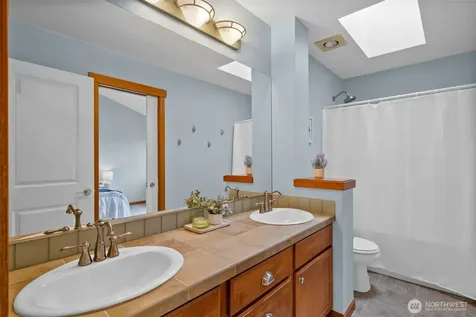 8835 NE 148th Place Kenmore WA 98028