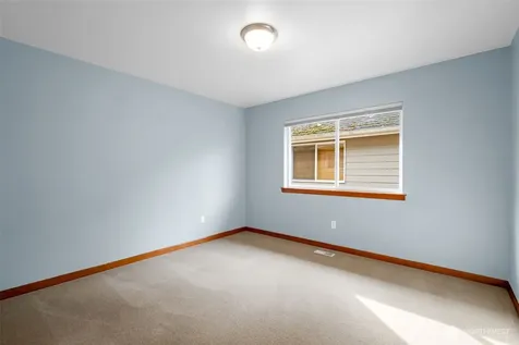 8835 NE 148th Place Kenmore WA 98028