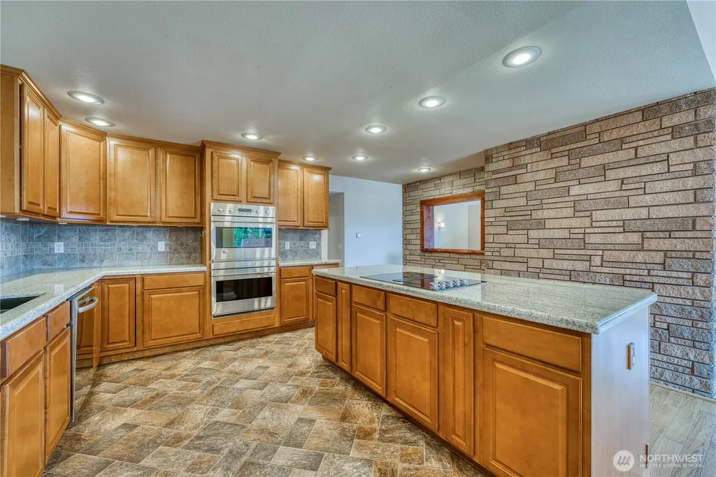 19656 Patriot Lane NW Poulsbo WA 98370