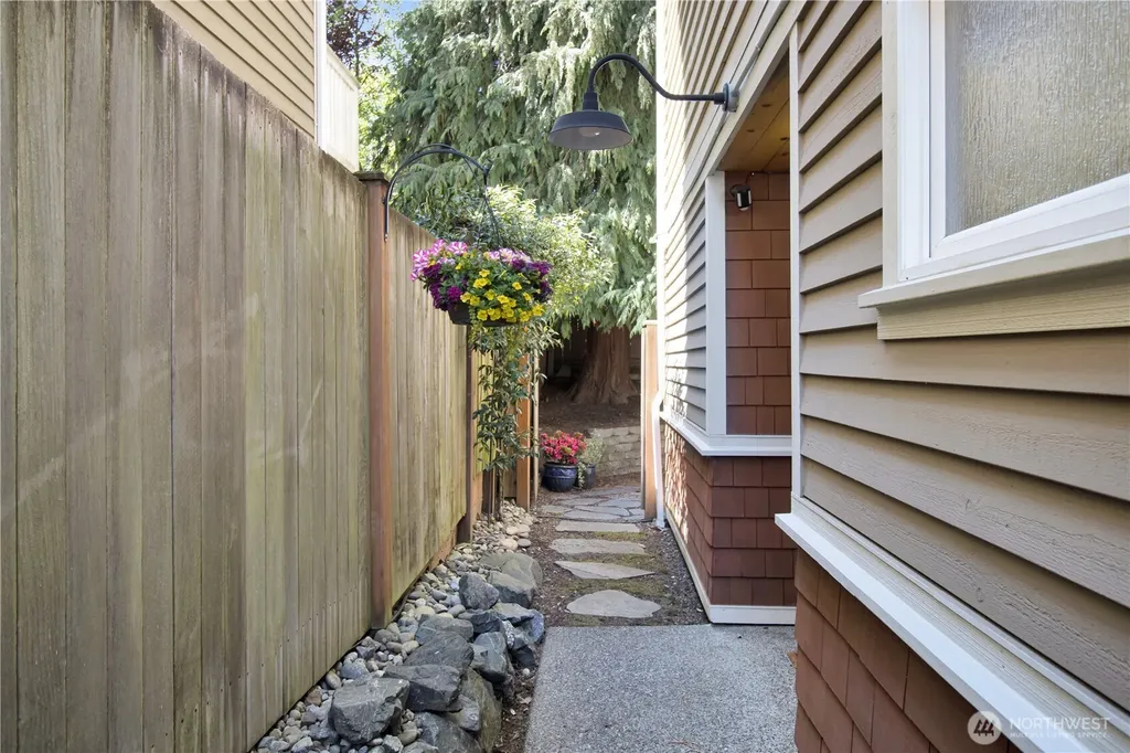 8515 Stone Avenue N Seattle WA 98103