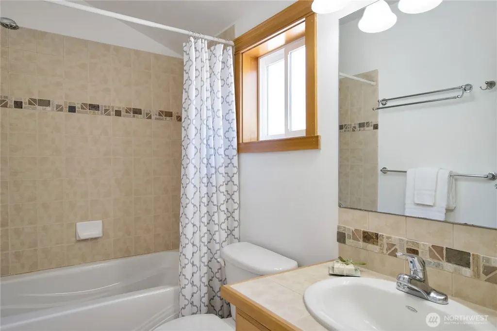 8515 Stone Avenue N Seattle WA 98103
