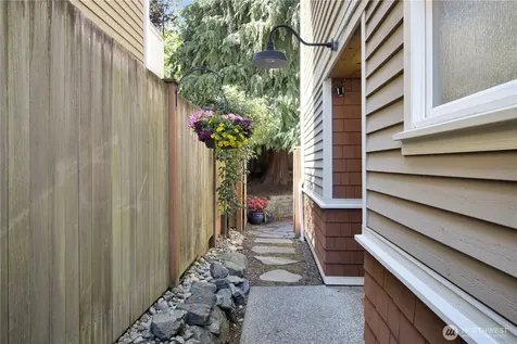 8515 Stone Avenue N Seattle WA 98103