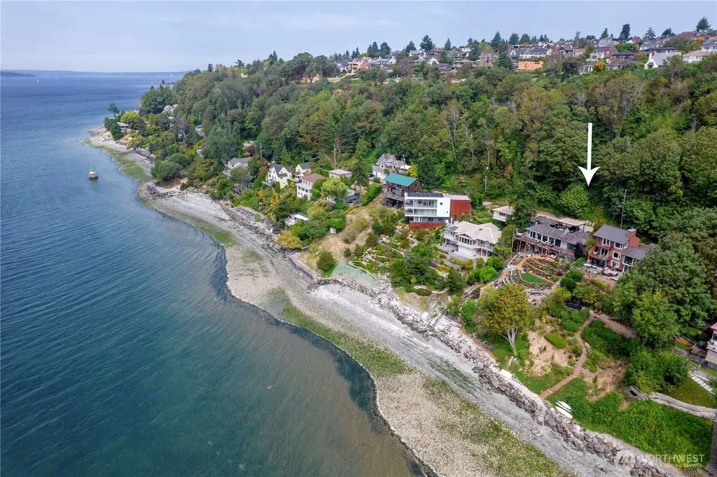 23 Perkins Lane W Seattle WA 98199
