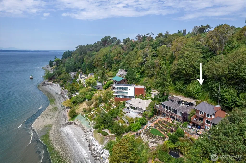 23 Perkins Lane W Seattle WA 98199