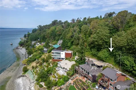 23 Perkins Lane W Seattle WA 98199