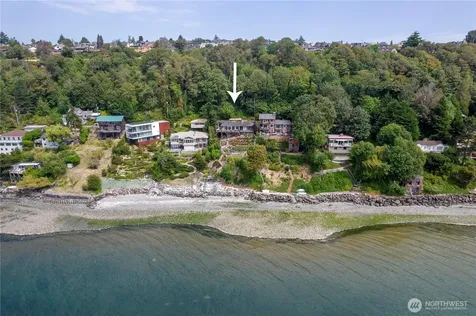 23 Perkins Lane W Seattle WA 98199