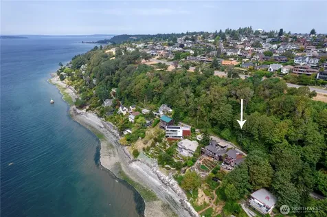 23 Perkins Lane W Seattle WA 98199