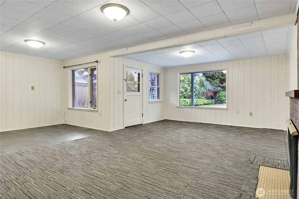 921 Sunset Way Bellevue WA 98004