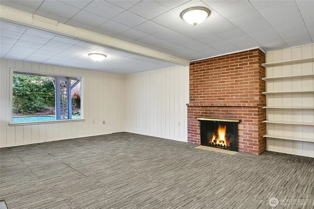 921 Sunset Way Bellevue WA 98004