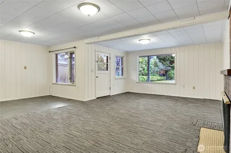 921 Sunset Way Bellevue WA 98004