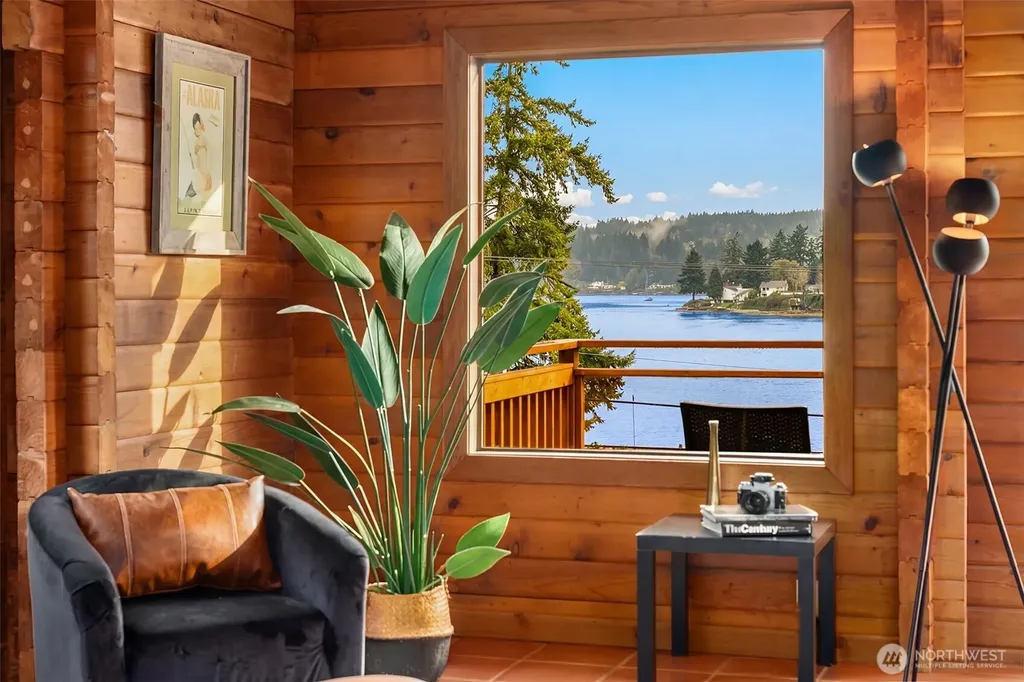 8121 SW 222nd Place Vashon WA 98070