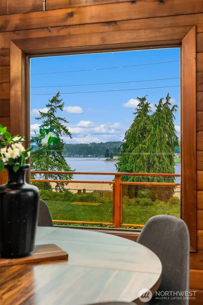 8121 SW 222nd Place Vashon WA 98070