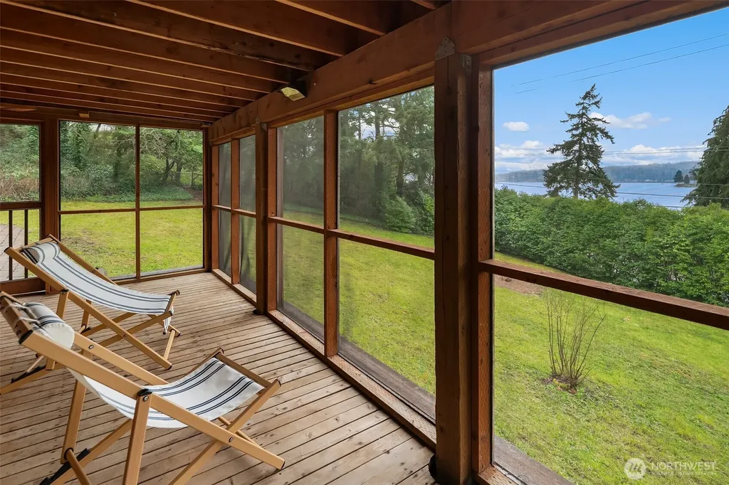 8121 SW 222nd Place Vashon WA 98070