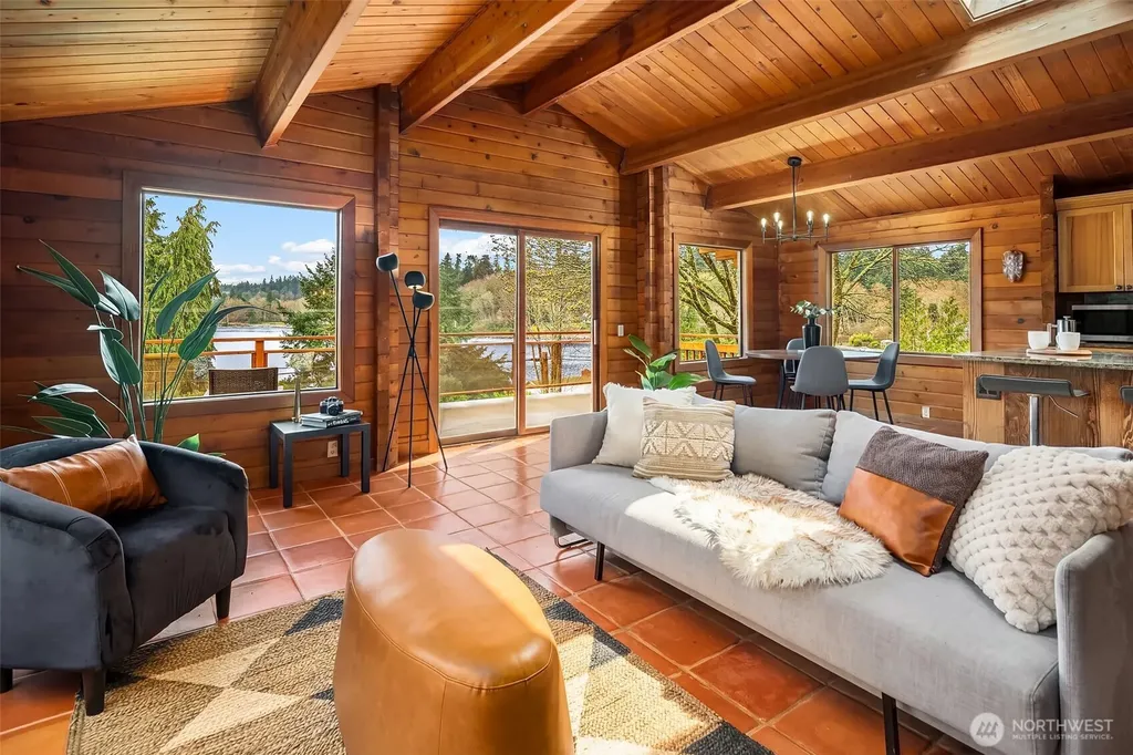 8121 SW 222nd Place Vashon WA 98070