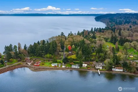 8121 SW 222nd Place Vashon WA 98070