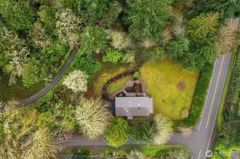8121 SW 222nd Place Vashon WA 98070