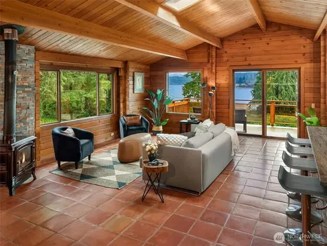 8121 SW 222nd Place Vashon WA 98070